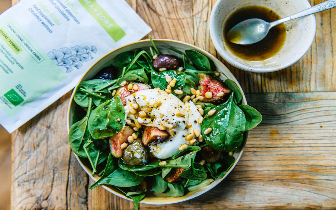 Salade de figues, burrata & roquette au ginkgo biloba : une recette fraîche et gourmande