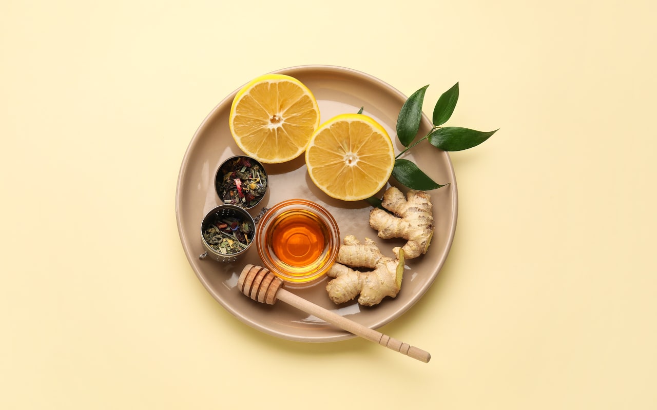 Quali sono i benefici di Limone, Zenzero e miele in un infuso?