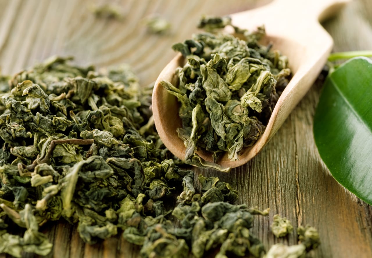 Thé vert : tout ce qu'il faut savoir sur ses bienfaits