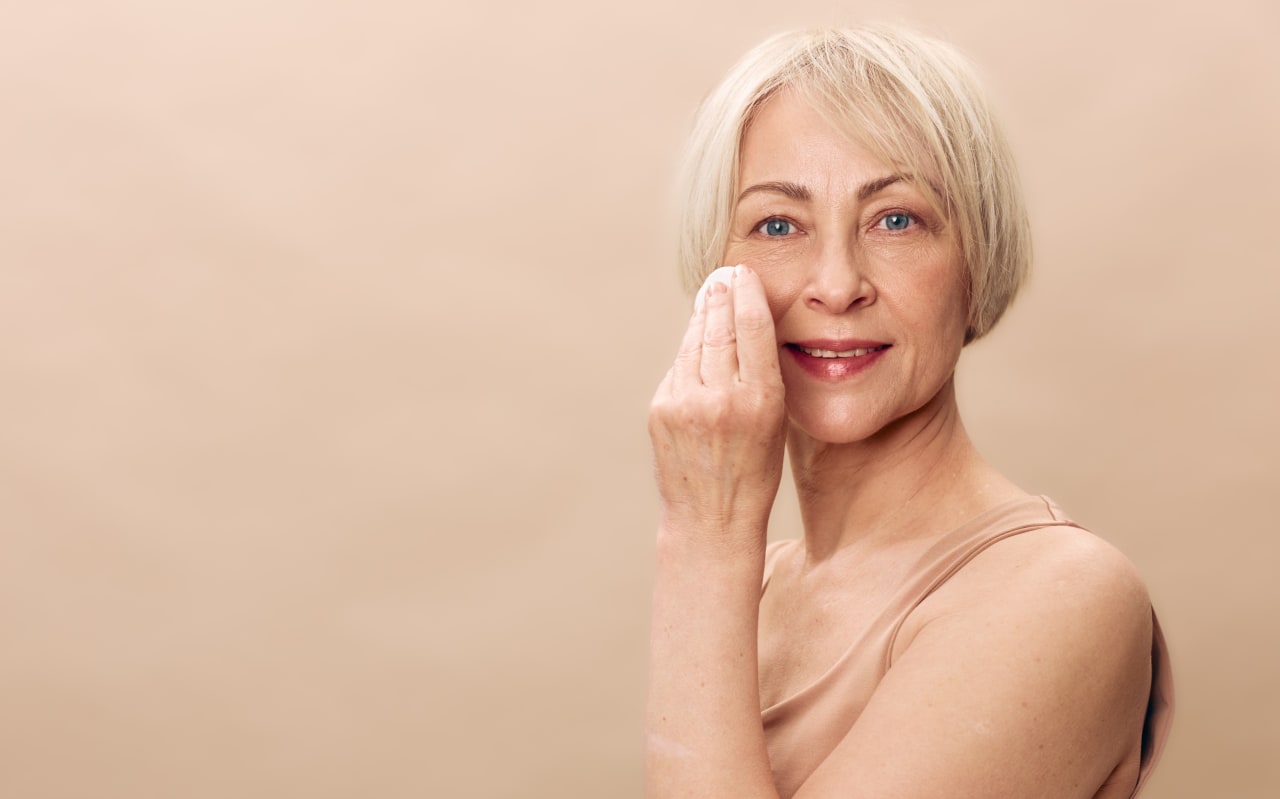 Quel démaquillant naturel utiliser selon son type de peau ? (avec recettes)