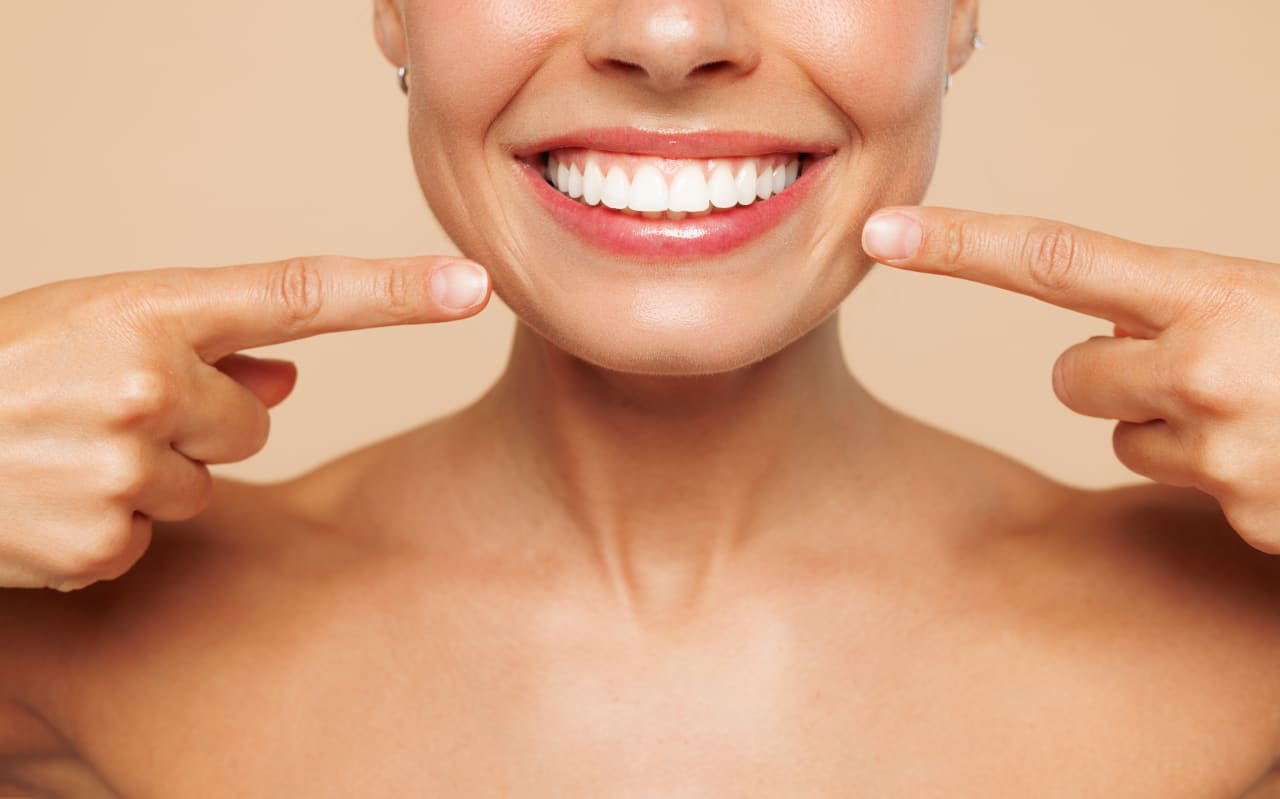 Les solutions naturelles pour les aphtes aux gencives