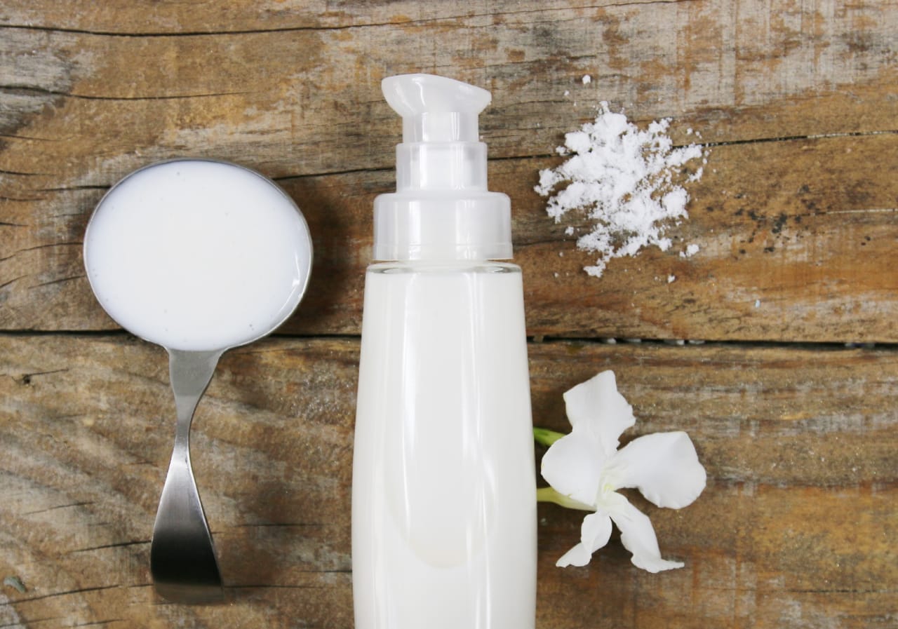 Fluide visage à l'acide hyaluronique repuplant et anti-âge