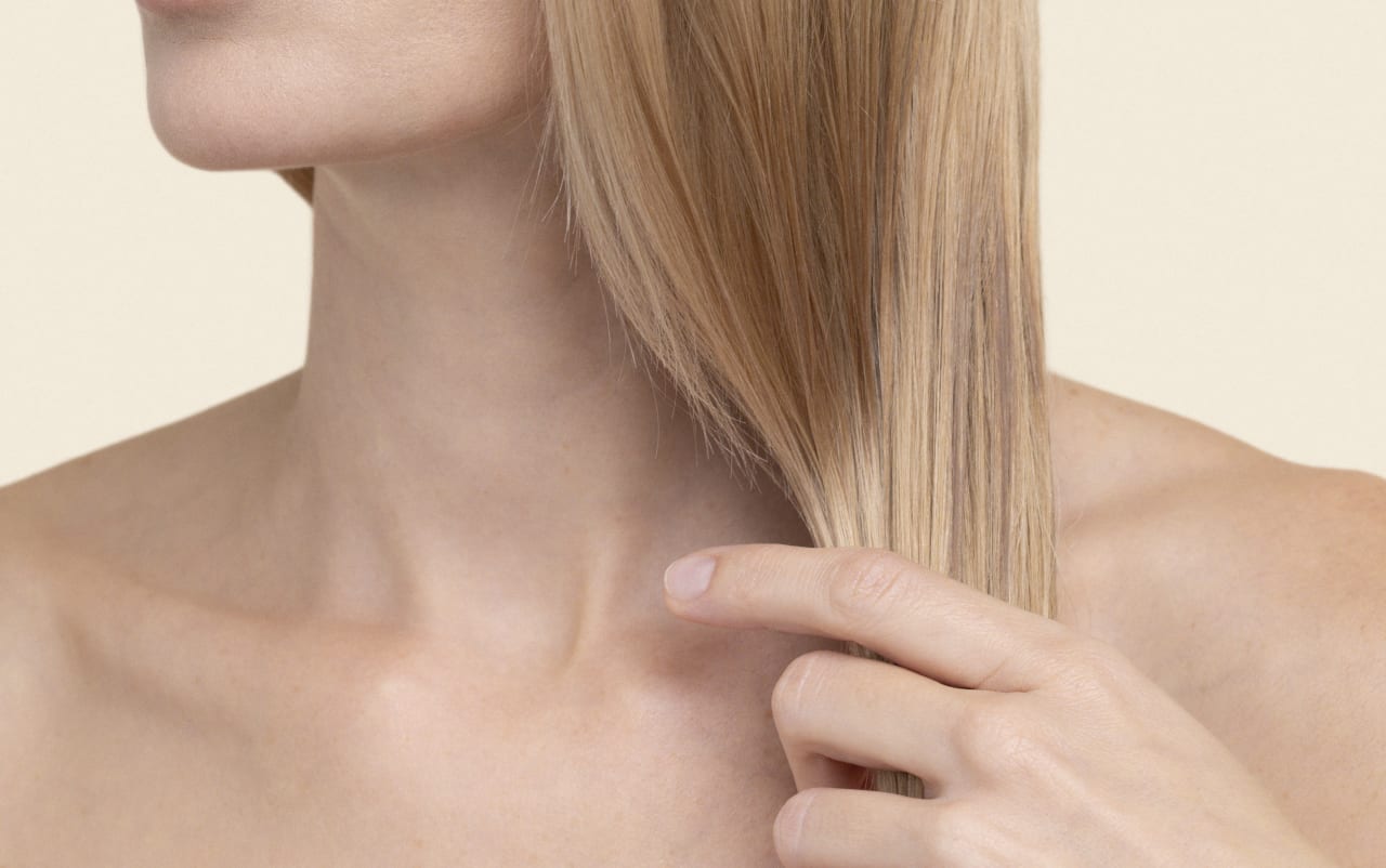 Comment la kératine aide-t-elle à renforcer les cheveux ?