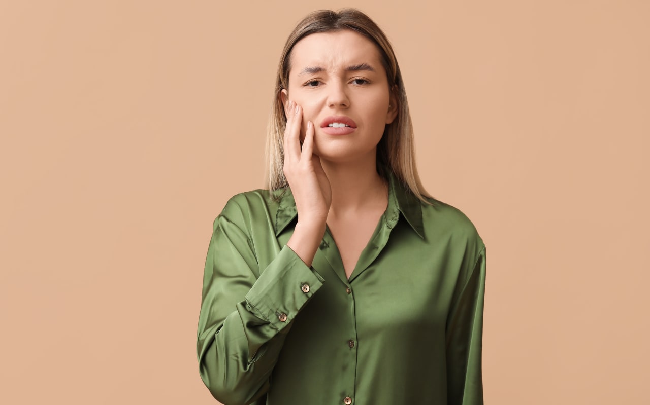 Gencives sensibles : causes et solutions naturelles