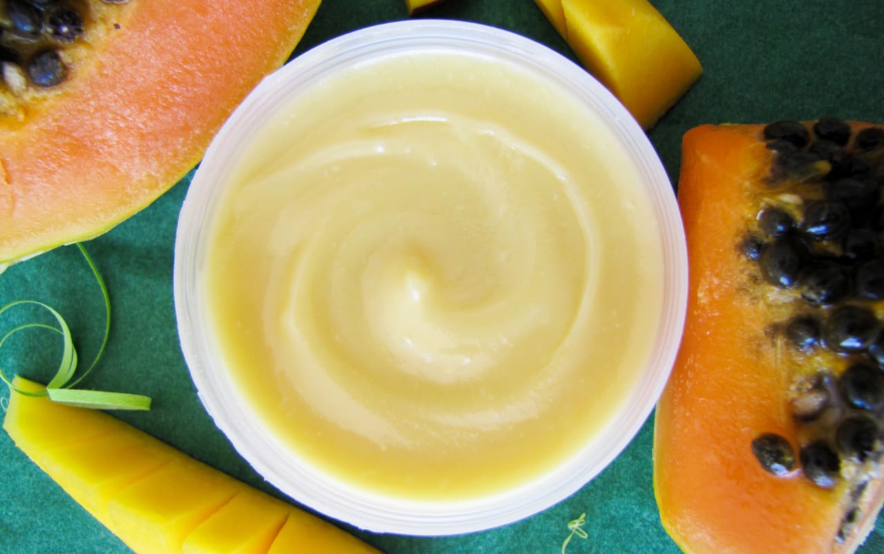 Soin capillaire fixant "effet mouillé" Mangue & Passion
