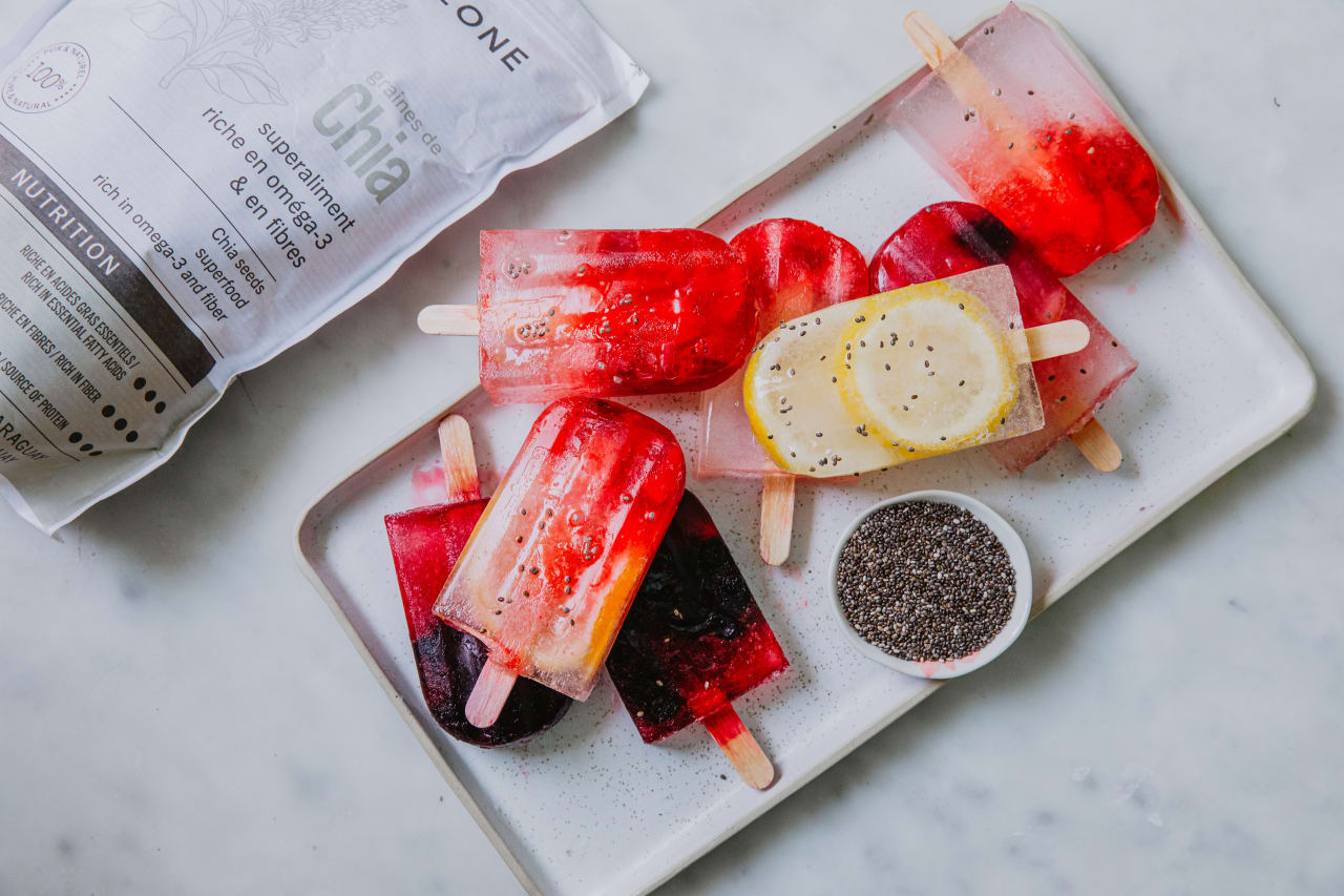 Popsicles aux fruits frais : bâtonnets glacés vitaminés pour une peau hydraté