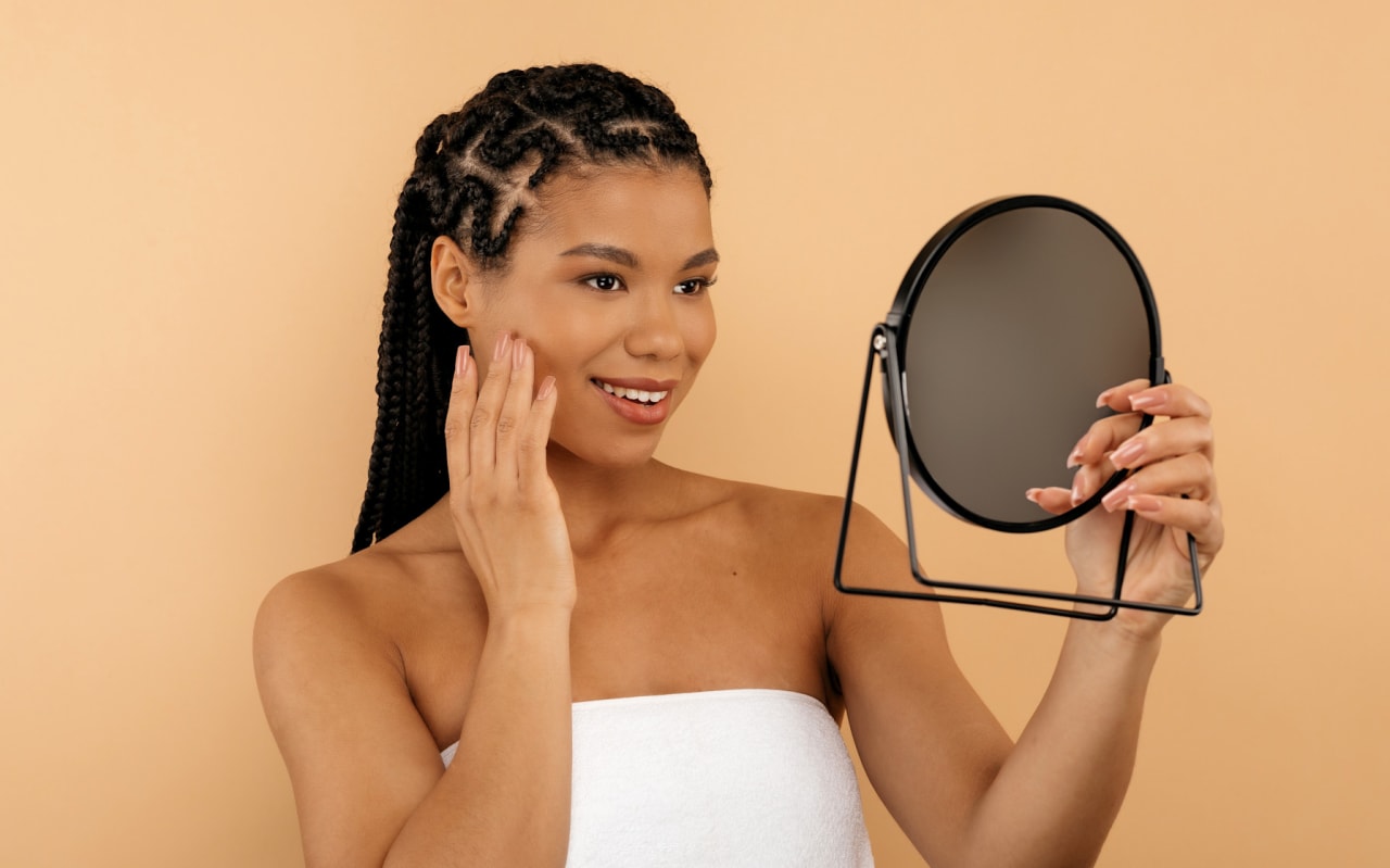 Micro-peeling: il tuo nuovo gesto per un effetto pelle riposata