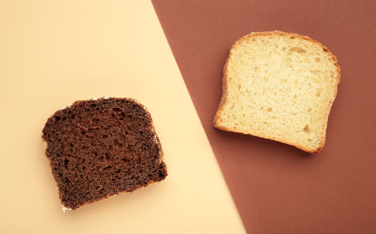 Pain complet ou pain blanc : le vrai duel que votre digestion attendait