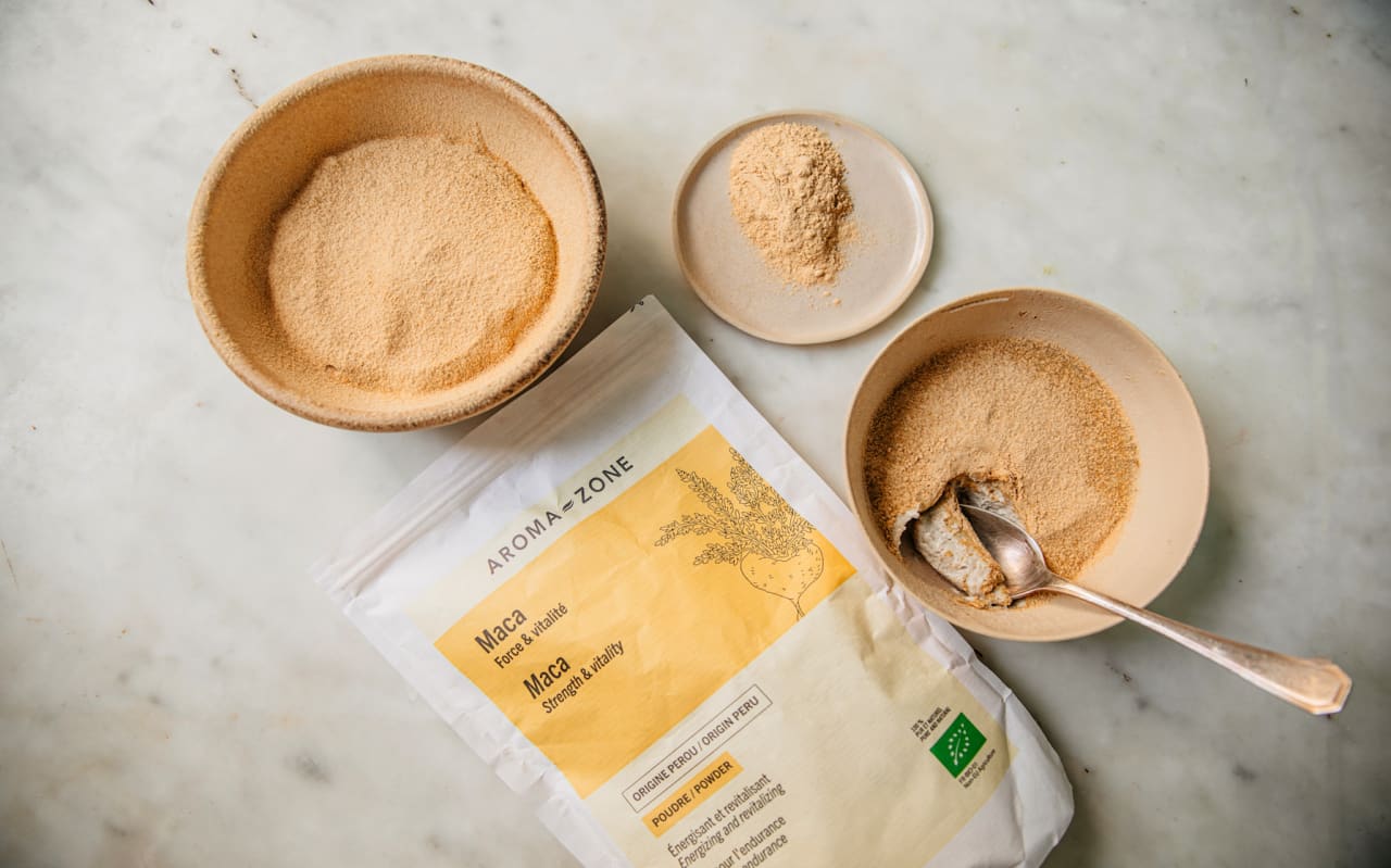 Comment associer la maca, le chia et le sésame dans un dessert onctueux ?
