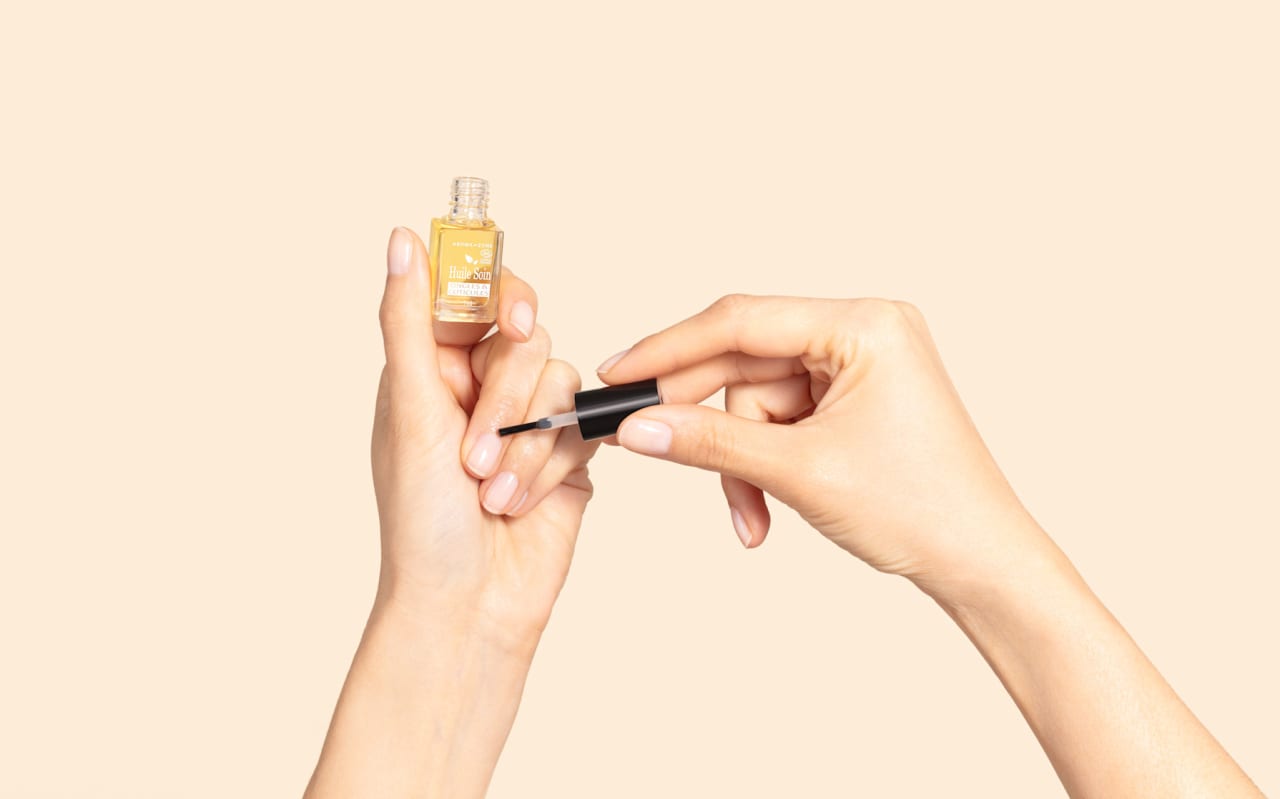 White spots on the nails (Leukonychia): Understanding the causes and how to treat them