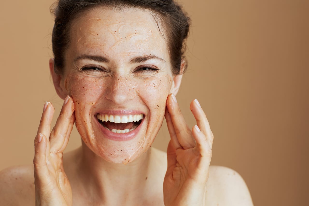 Come scegliere il giusto scrub fatto in casa in base al proprio tipo di pelle?