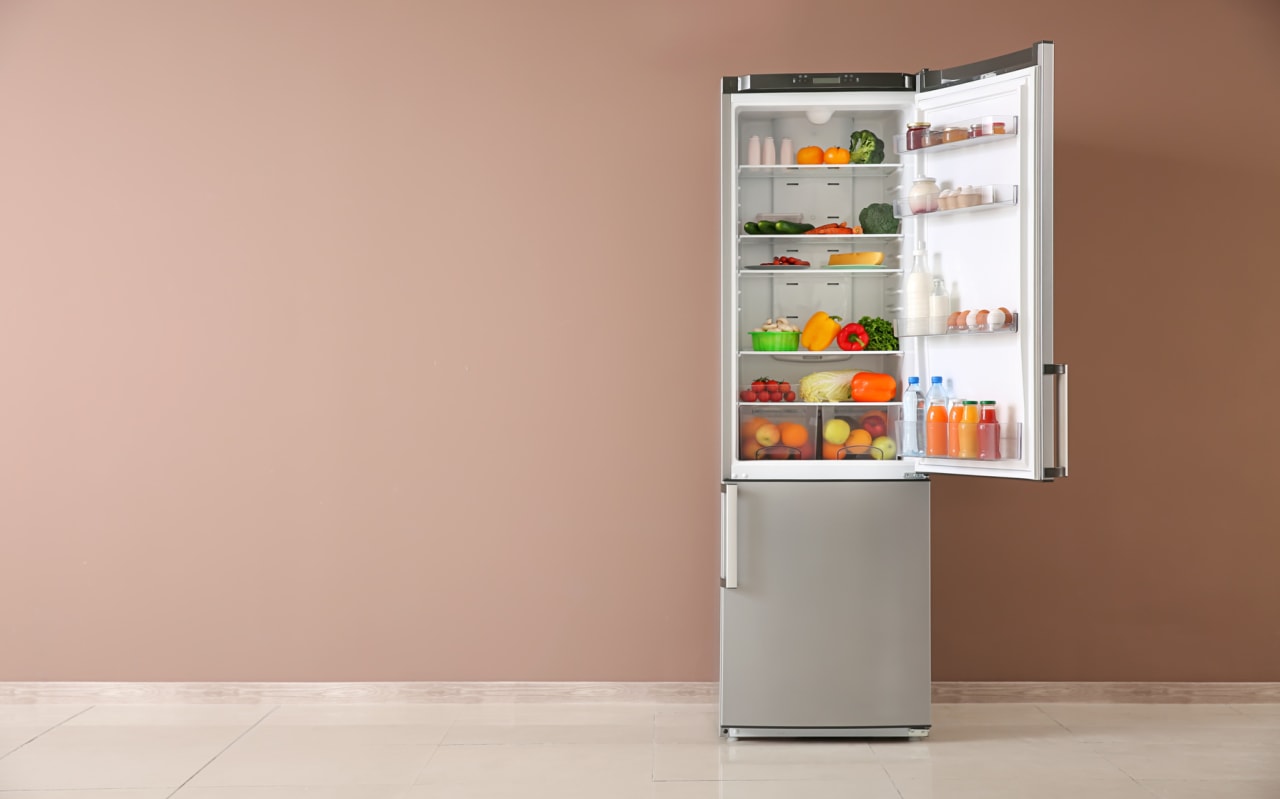 Bicarbonate de soude pour les odeurs du frigo : Quelle utilisation ? 