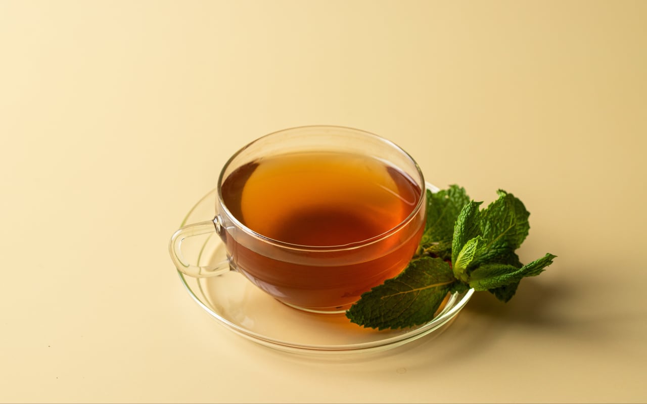 Infuso di menta piperita: benefici, usi e preparazione