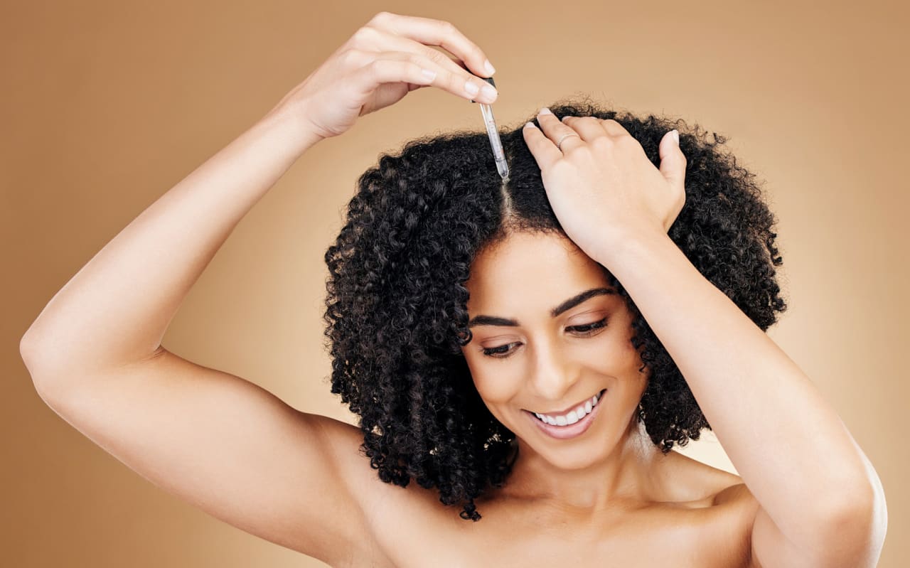 Cheveux bouclés : Quels soins naturels