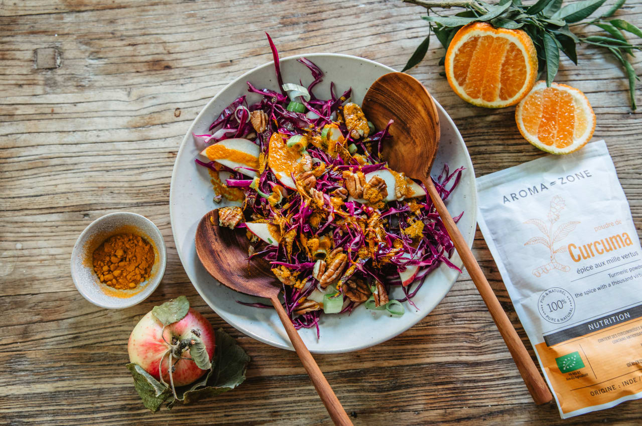 Salade de Chou Rouge, Noix et Curcuma : recette détox et antioxydante 
