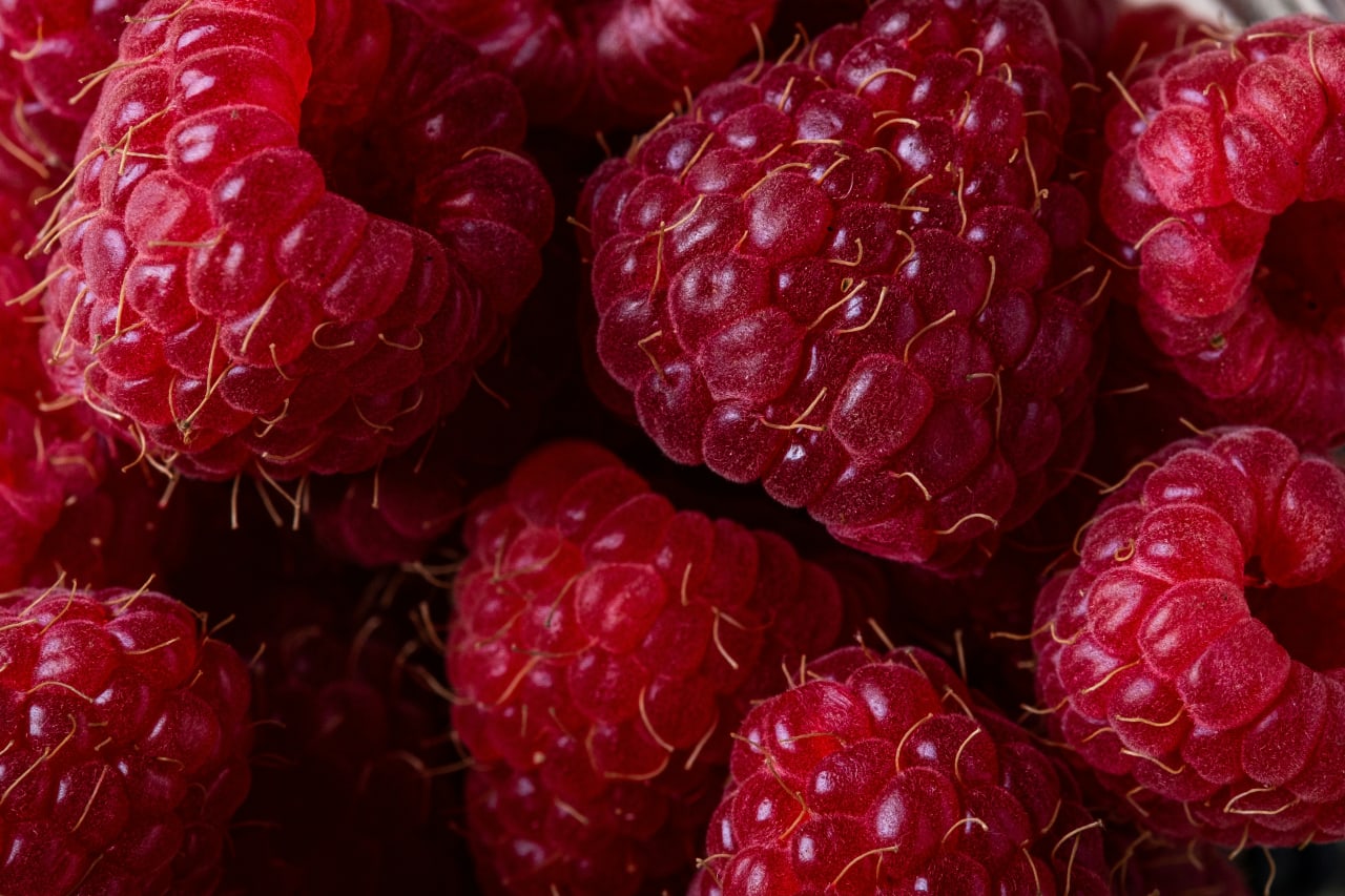 Révélez votre éclat avec l'huile de framboise : astuces beauté et bien-être