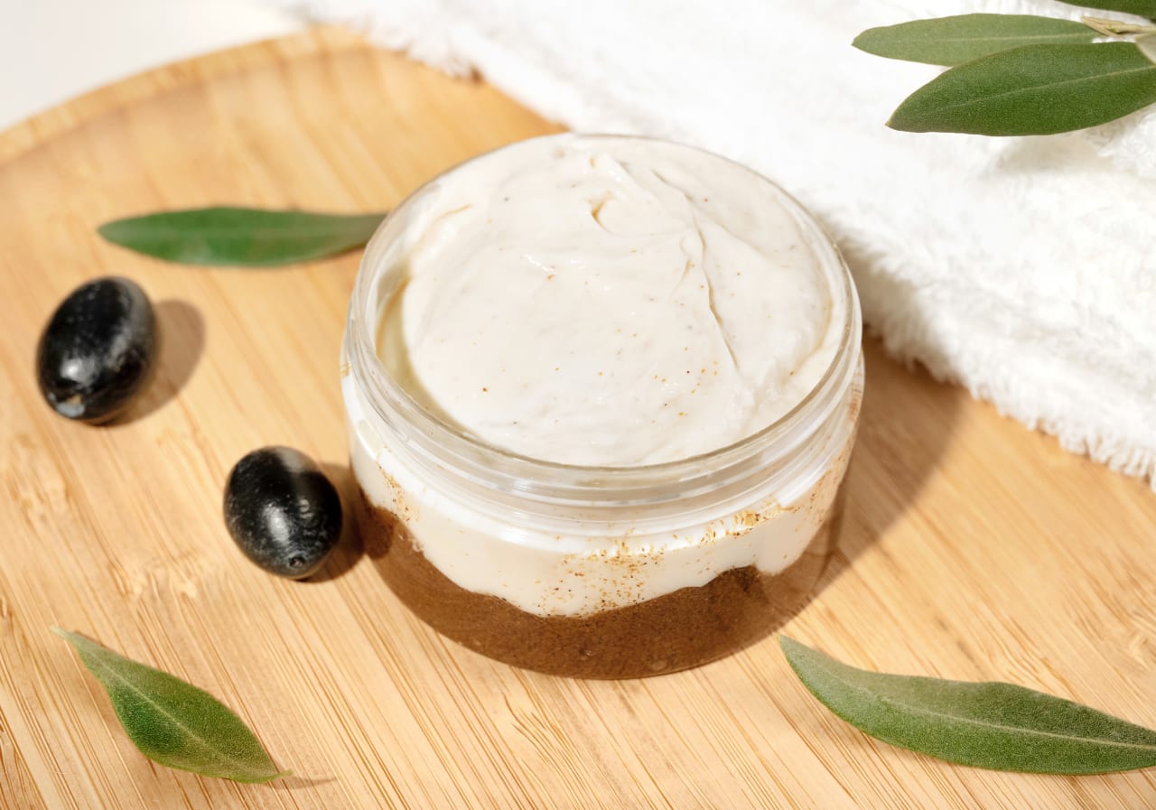 N031391 Belle-a-Croquer-2-en-1-Masque-et-Gommage-Amande Figue Olive web