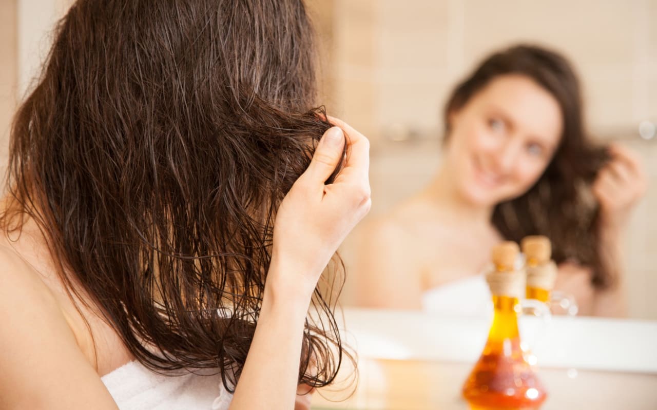 Quelle routine de soins capillaires adopter en été ?