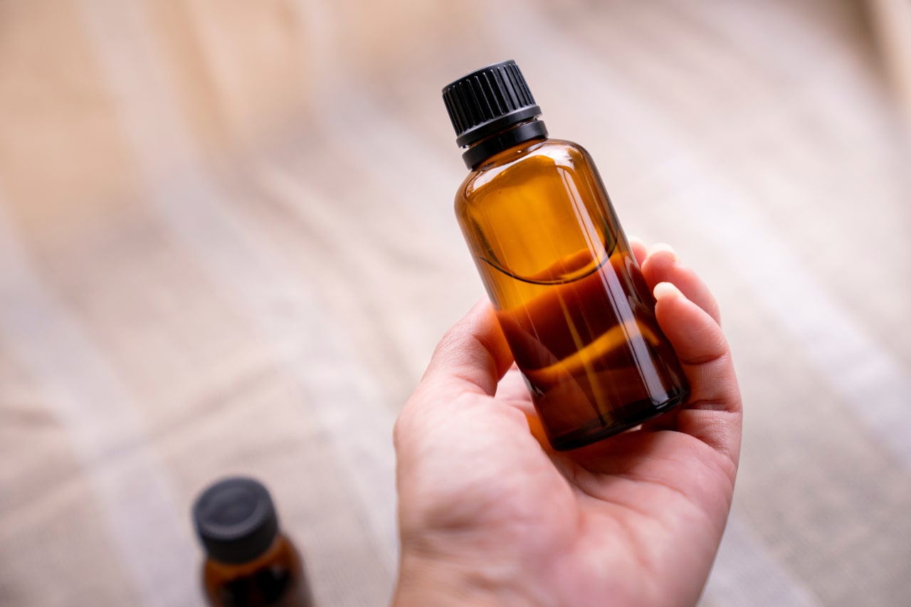Olio di ricino: 8 motivi per introdurlo nella tua beauty routine