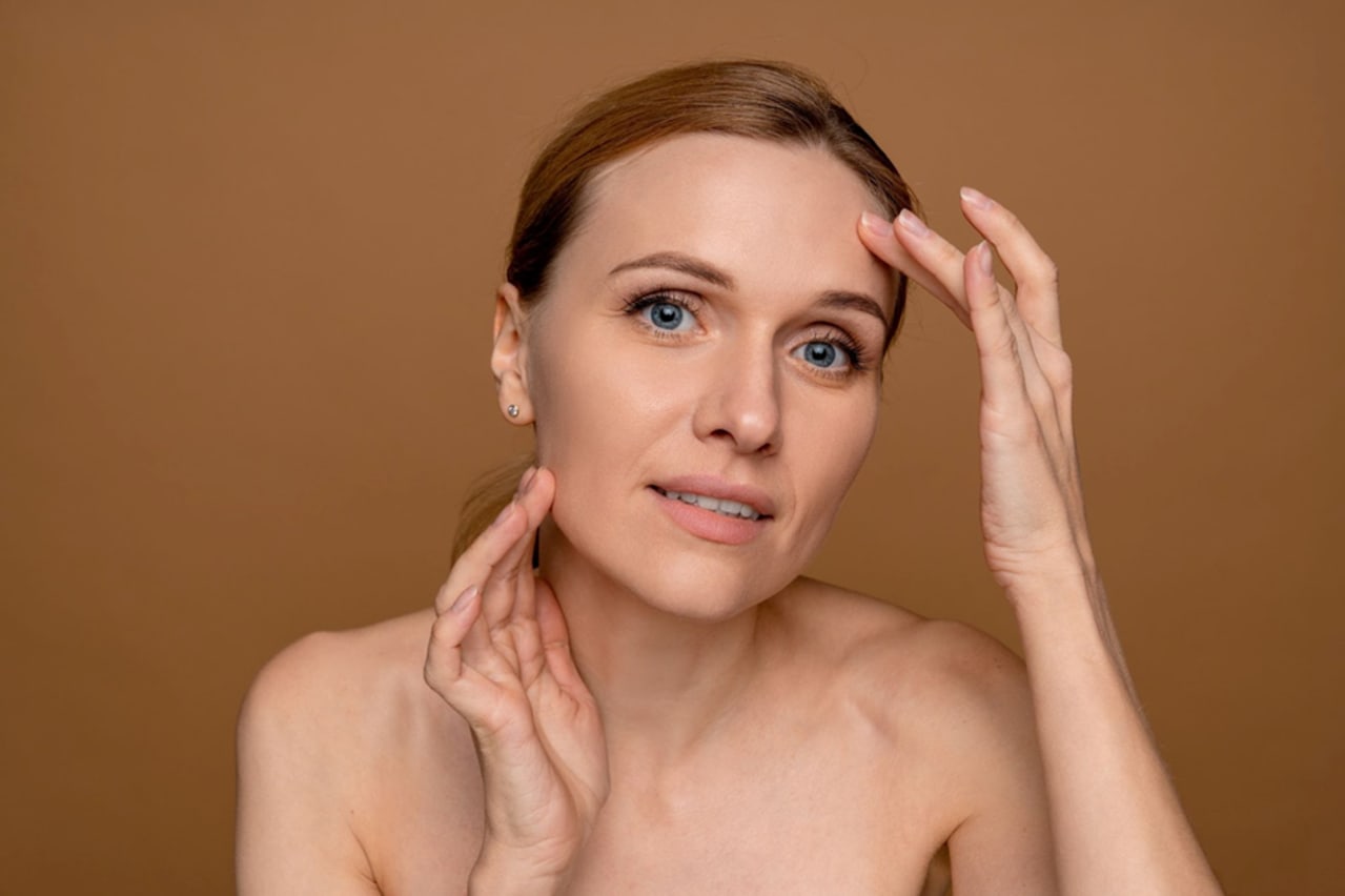 Verrues du visage : Quelles causes et symptômes à surveiller ?