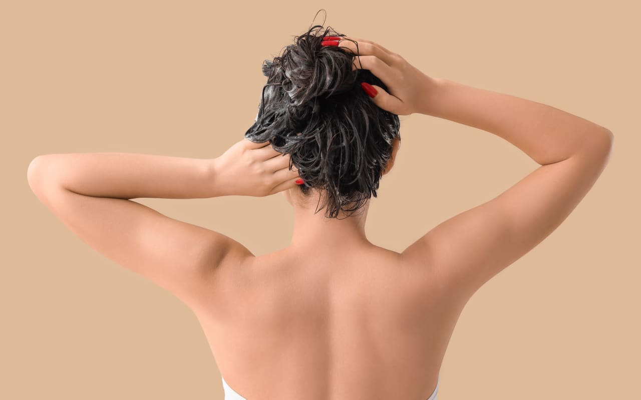 Bicarbonato di sodio sui capelli: usi e consigli
