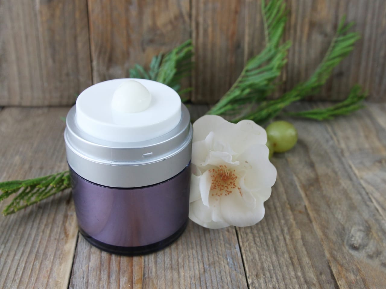Crema di bellezza per mani e unghie all’Amla e alla Camelia