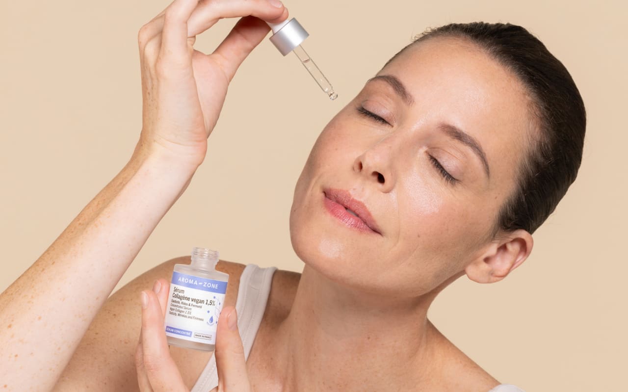 Collagène, peptides, acides aminés : l’association gagnante de ce sérum Aroma-Zone à moins de 10 € pour stimuler efficacement le collagène