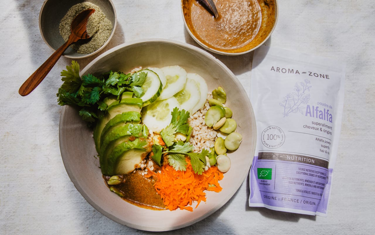 Bowl riz complet et légumes croquants : recette équilibrée pour une peau éclatante