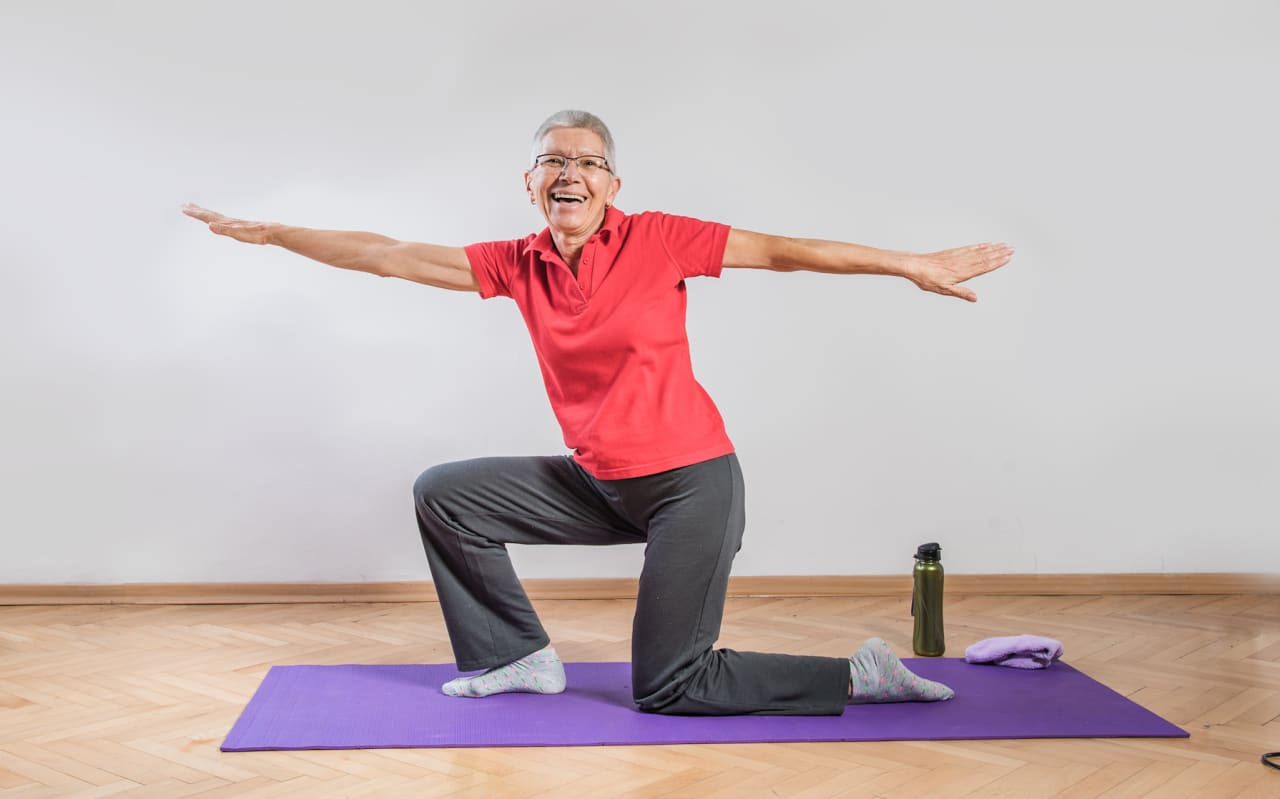 Souplesse après 50 ans : ces gestes simples qui changent tout