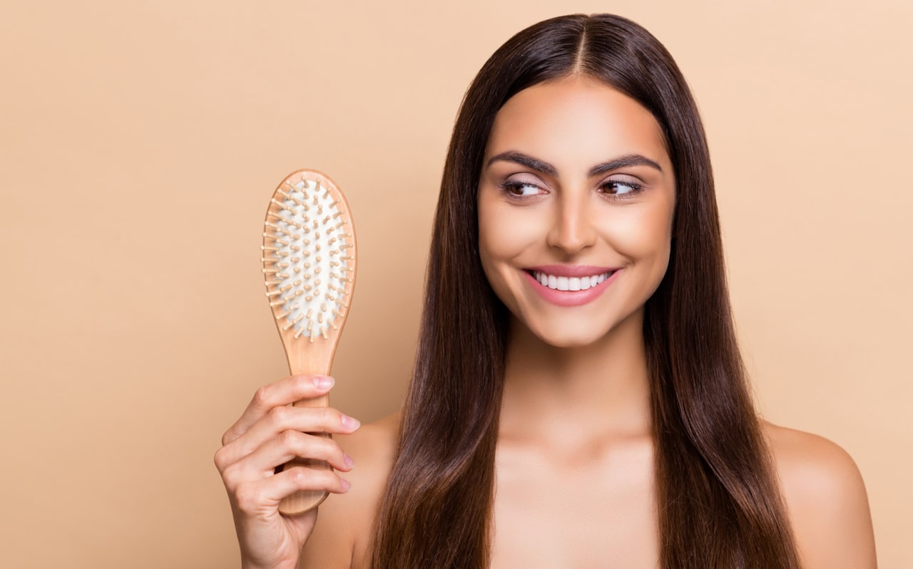 Routine capillaire naturelle : prendre soin de vos cheveux lisses et fins sans les alourdir