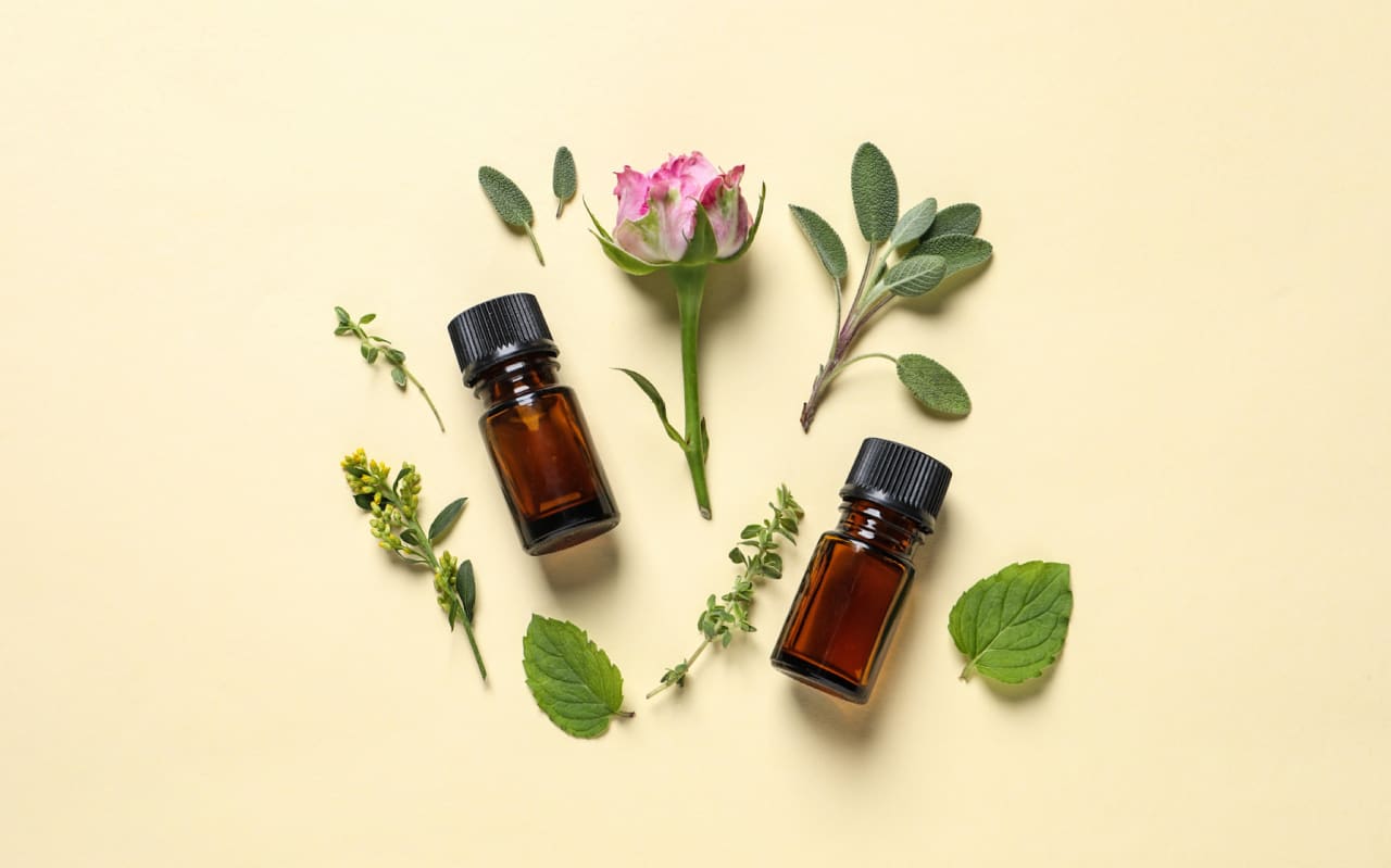Thym, sauge, romarin… Les herbes à métamorphoser en soins cosmétiques DIY
