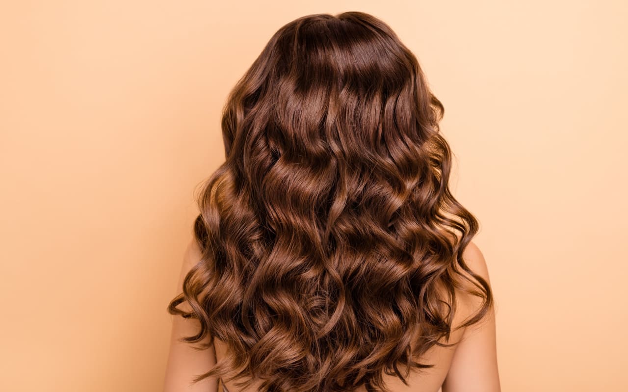 Tinta naturale per capelli strutturati
