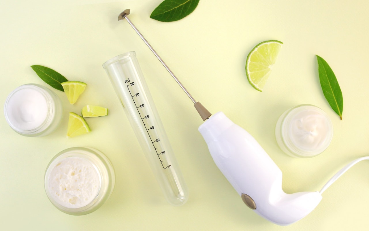 Electric mixer for homemade cosmetics