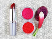 Rouge à lèvres couleur végétale touche de rouge