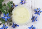 Crème précieuse jeunesse aux fleurs bleues