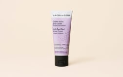 Crema mani anti-macchie con Vitamina C e Glabridina