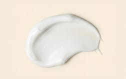 Crema mani anti-macchie con Vitamina C e Glabridina