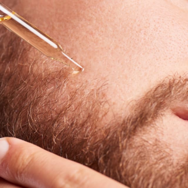 RS - Un trou est apparu dans votre barbe ?